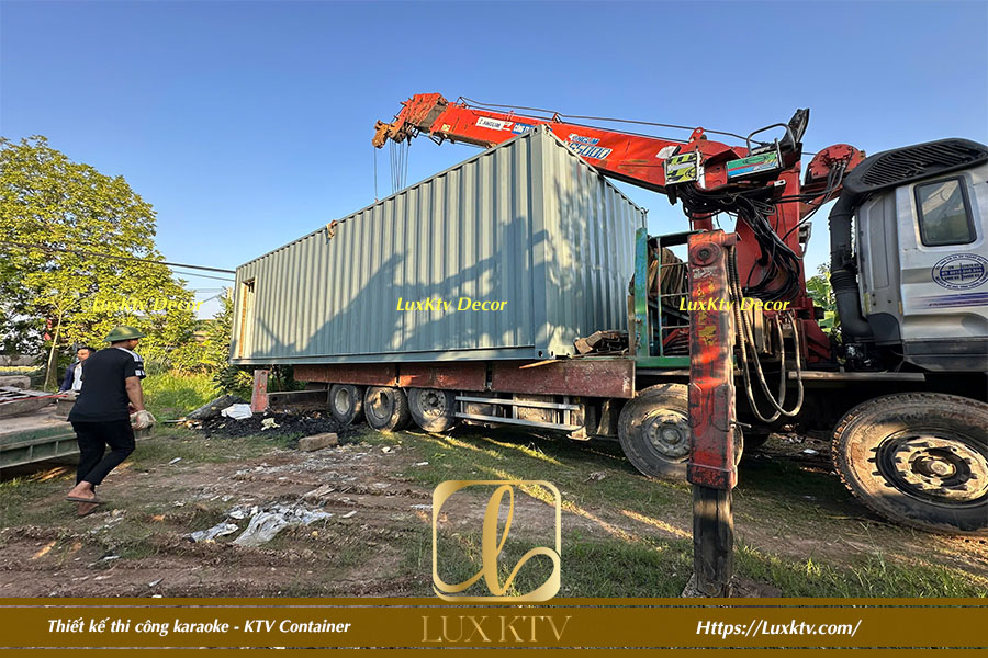 thi-cong-phong-hat-karaoke-container-hien-dai